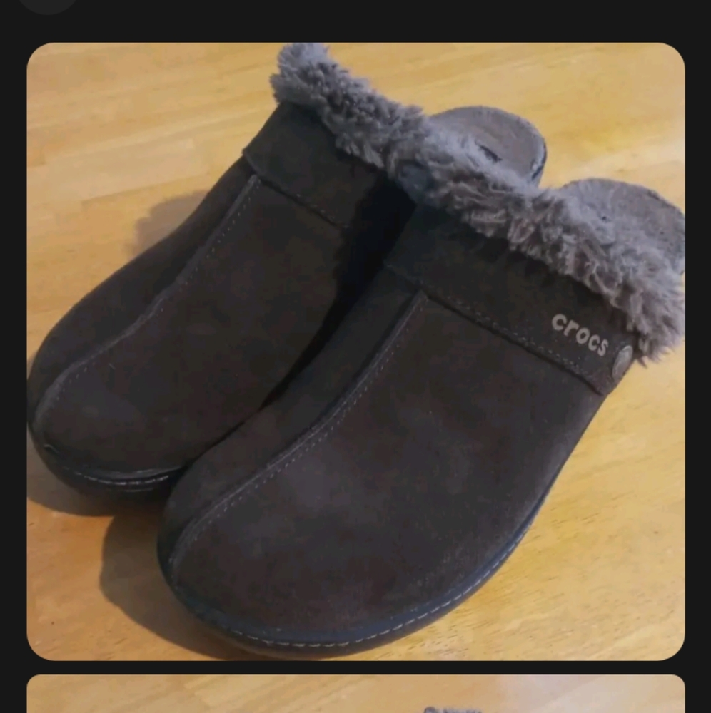 Crocs women size 7